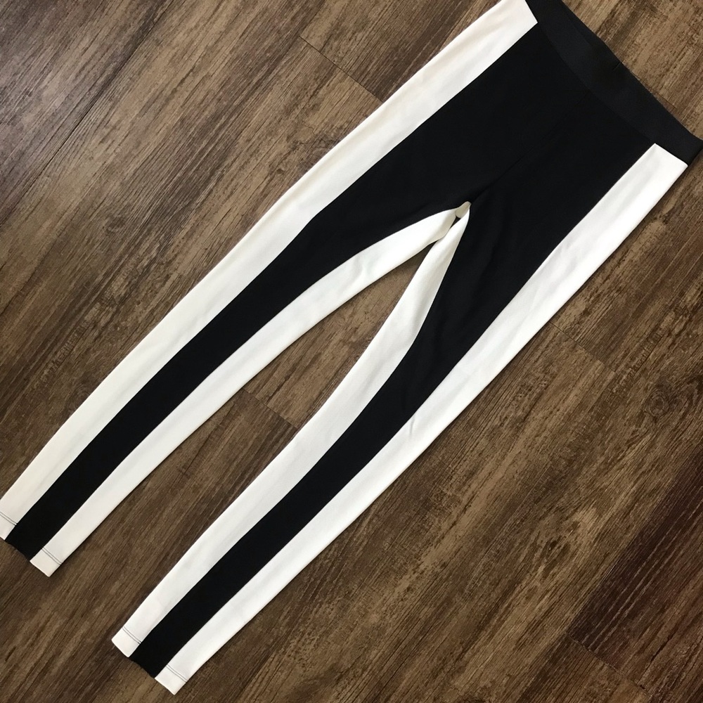 NWOT BCBG “Sasha” legging!
